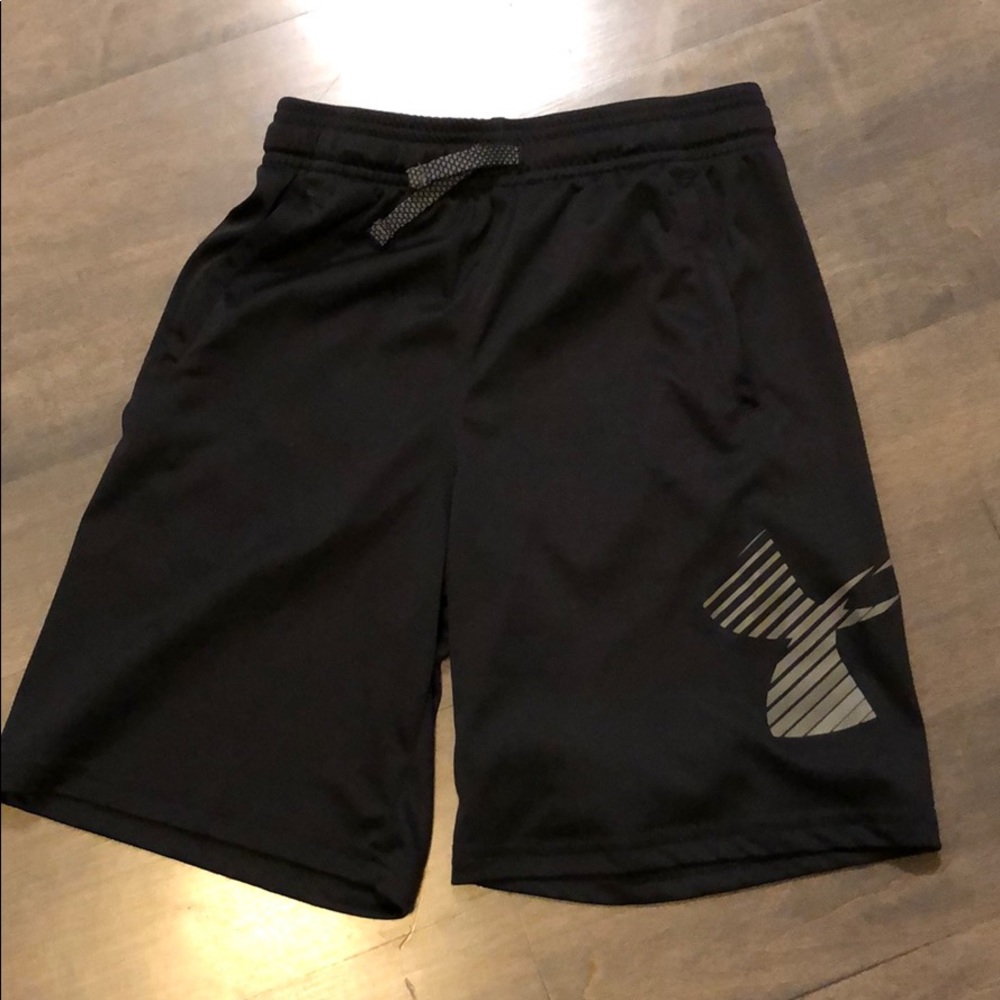 New black under armour shorts